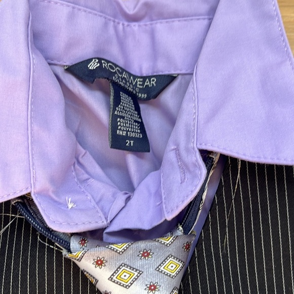 Boys 2T Rocawear suit set with tie and vest - Picture 4 of 7